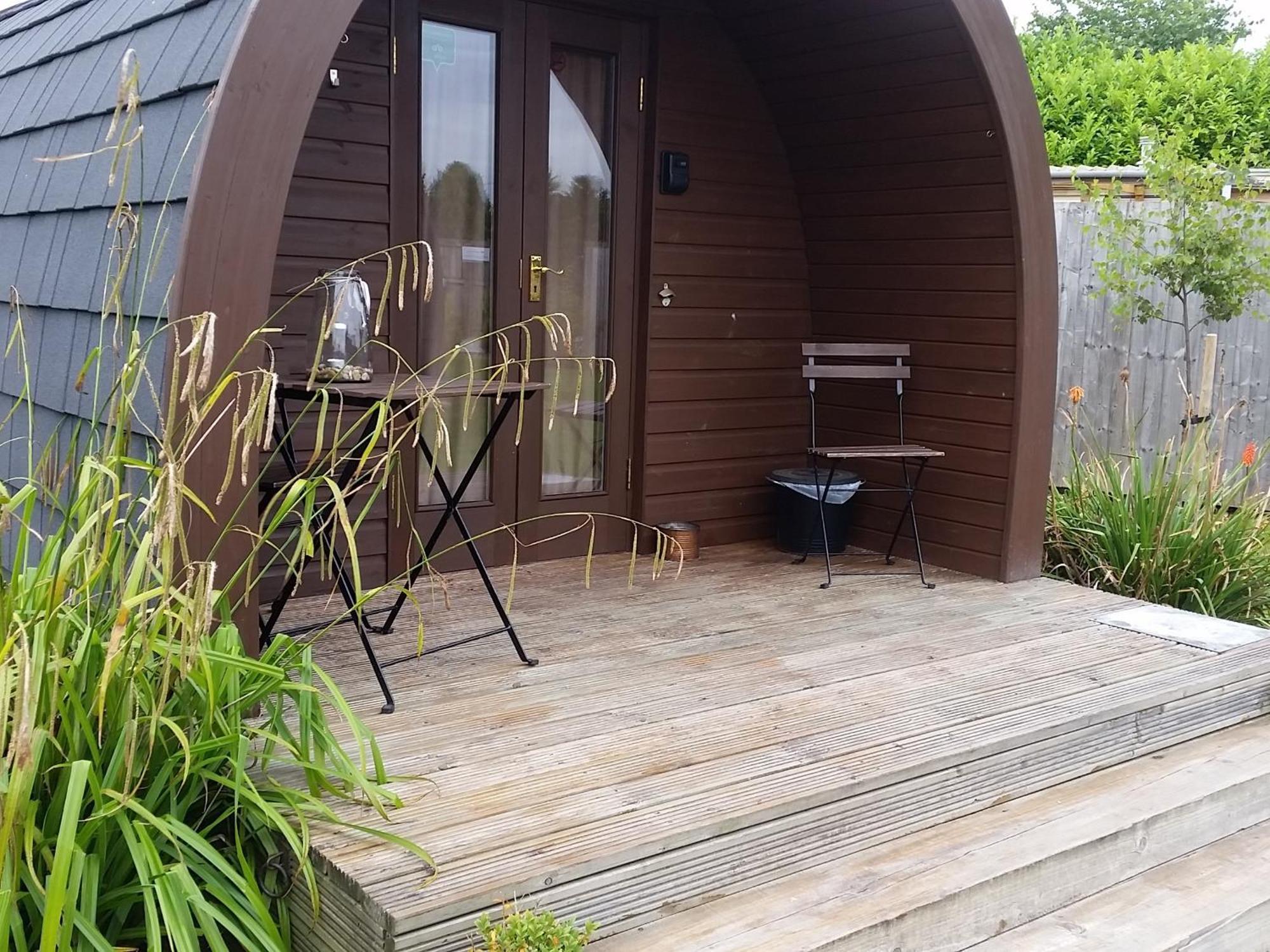 Wigginton  The Little Hide - Adult Only Camping Pods מראה חיצוני תמונה