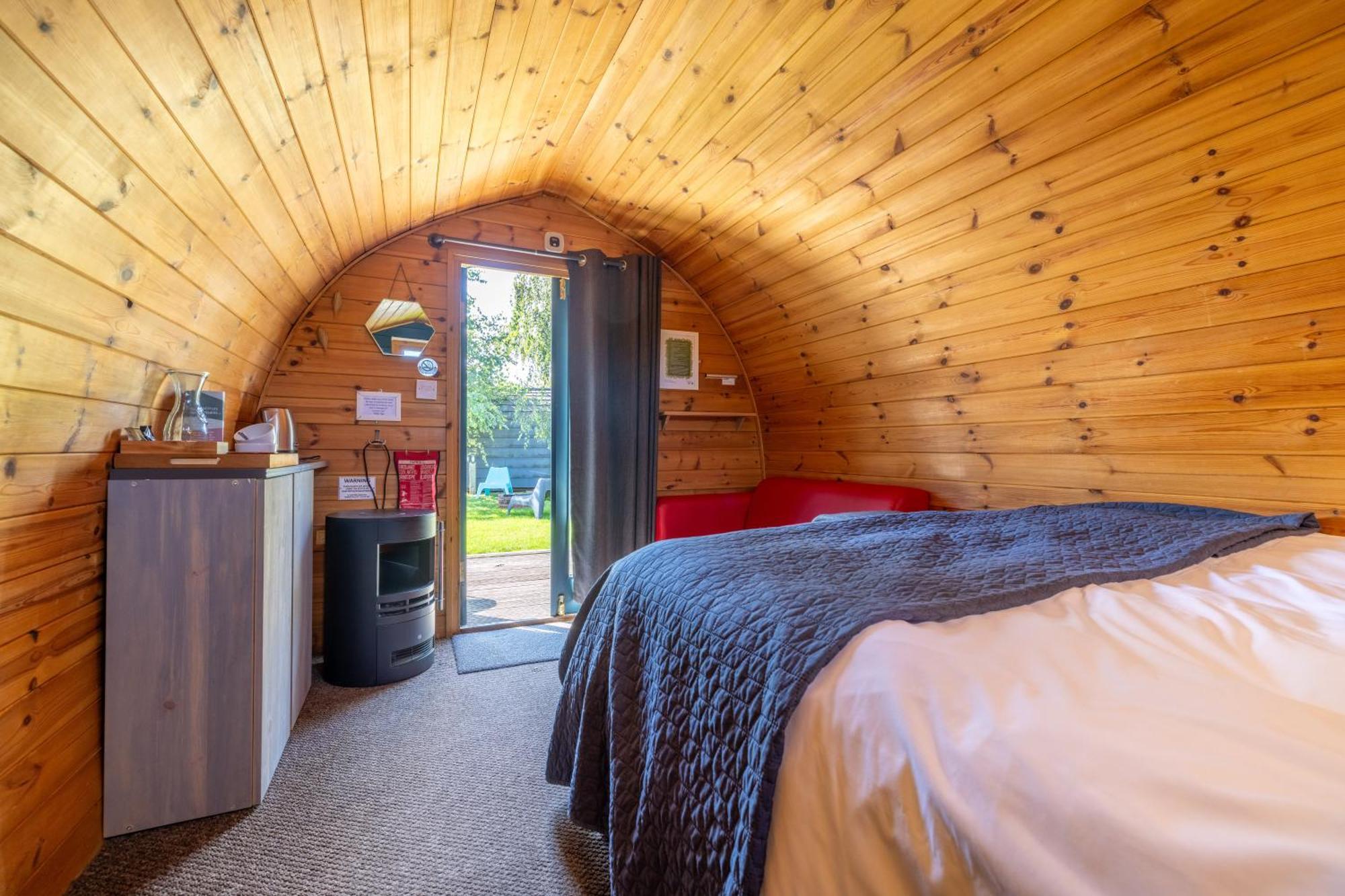 Wigginton  The Little Hide - Adult Only Camping Pods מראה חיצוני תמונה