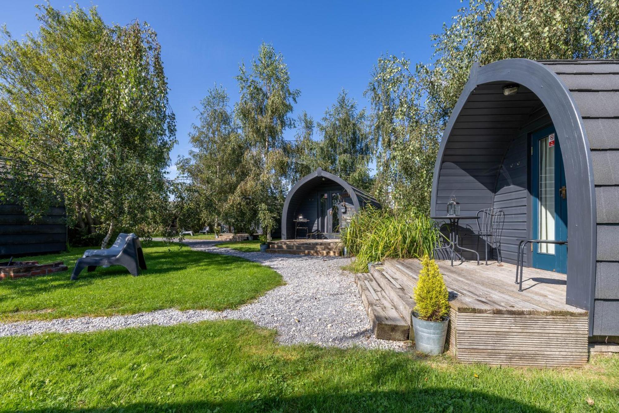 Wigginton  The Little Hide - Adult Only Camping Pods מראה חיצוני תמונה
