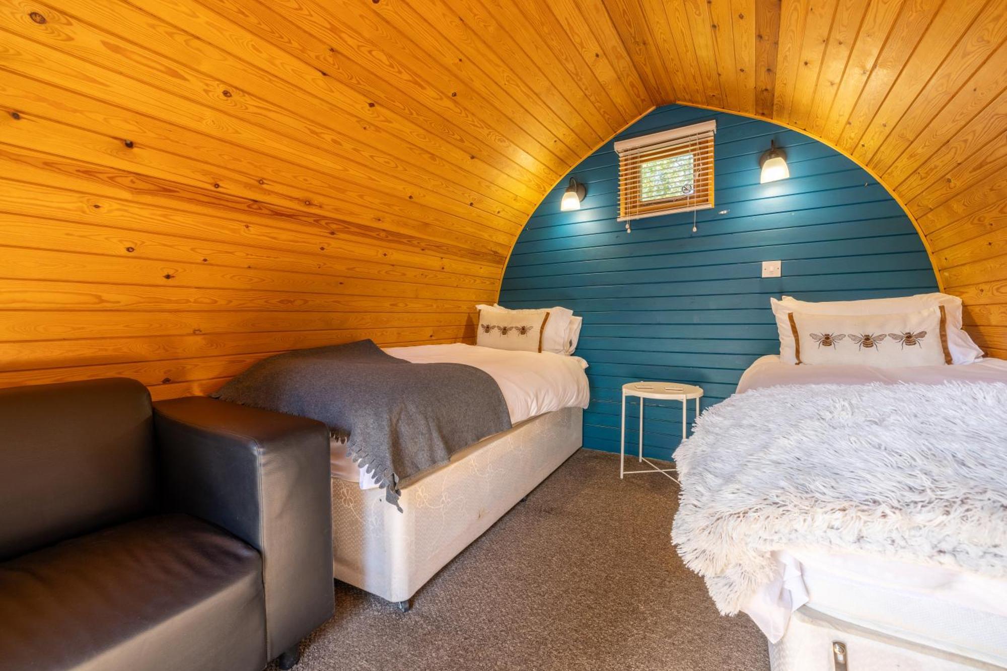 Wigginton  The Little Hide - Adult Only Camping Pods מראה חיצוני תמונה