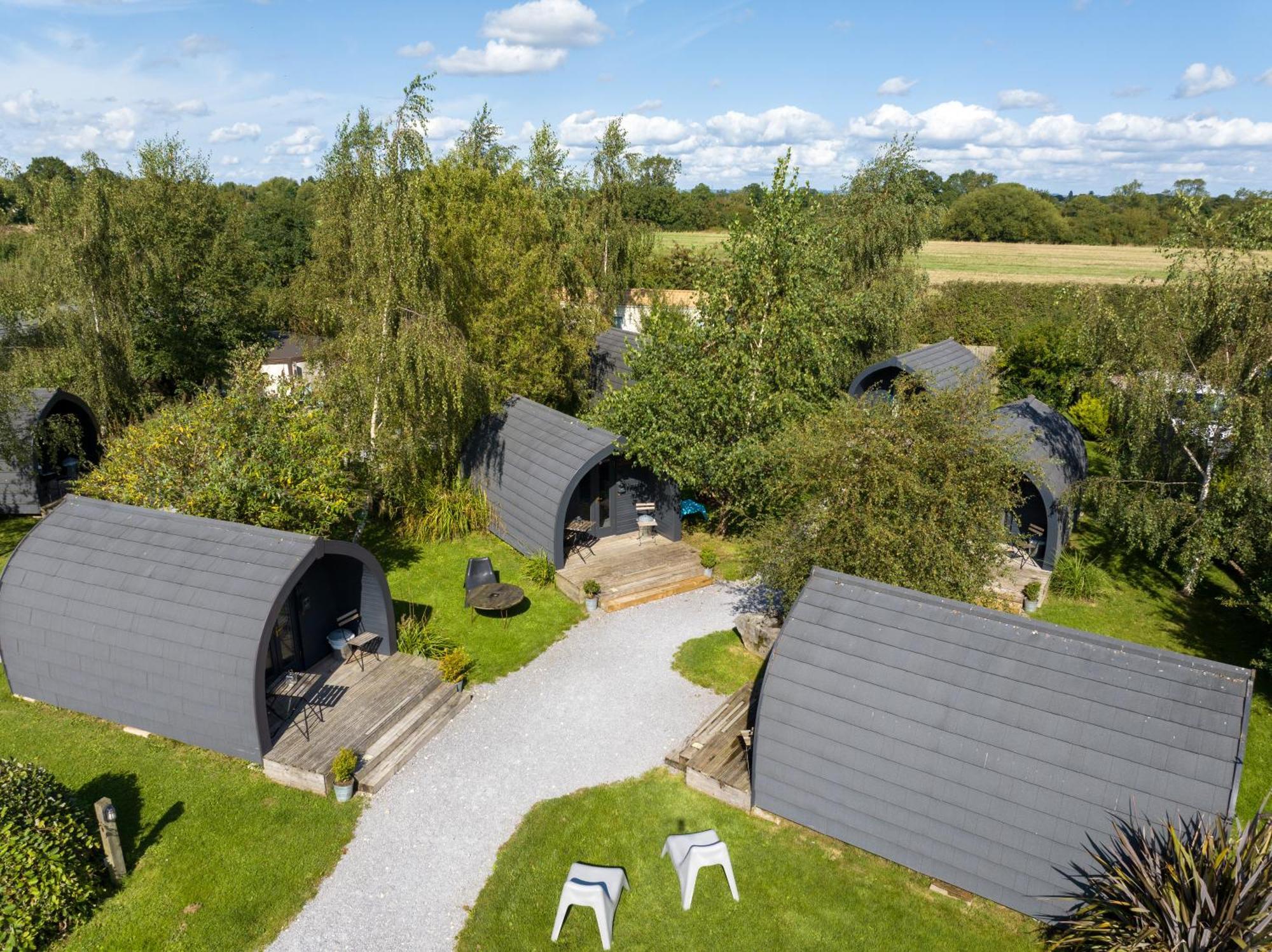 Wigginton  The Little Hide - Adult Only Camping Pods מראה חיצוני תמונה