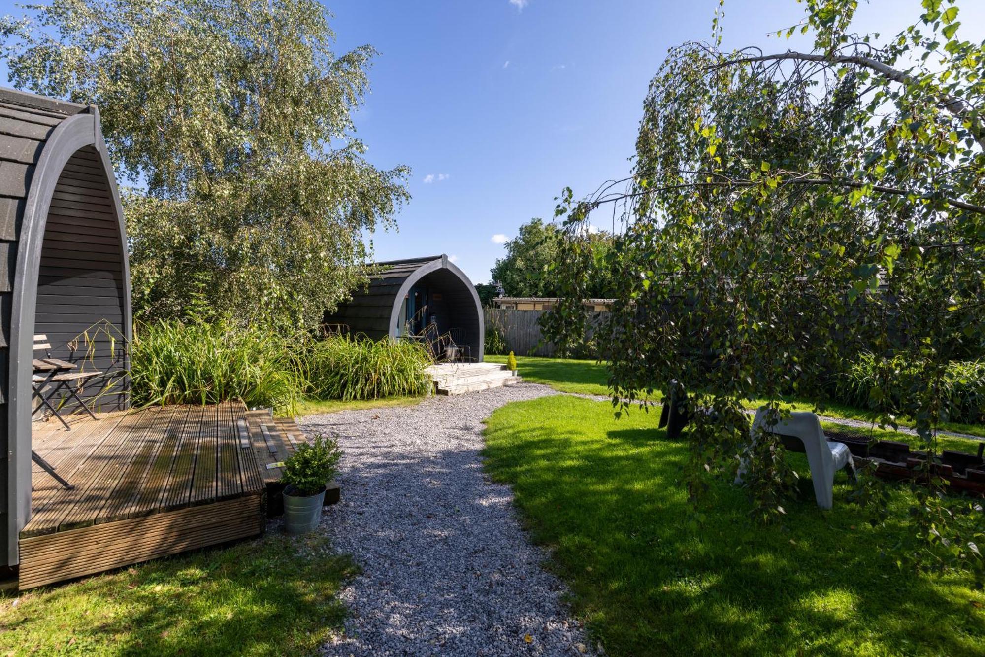 Wigginton  The Little Hide - Adult Only Camping Pods מראה חיצוני תמונה