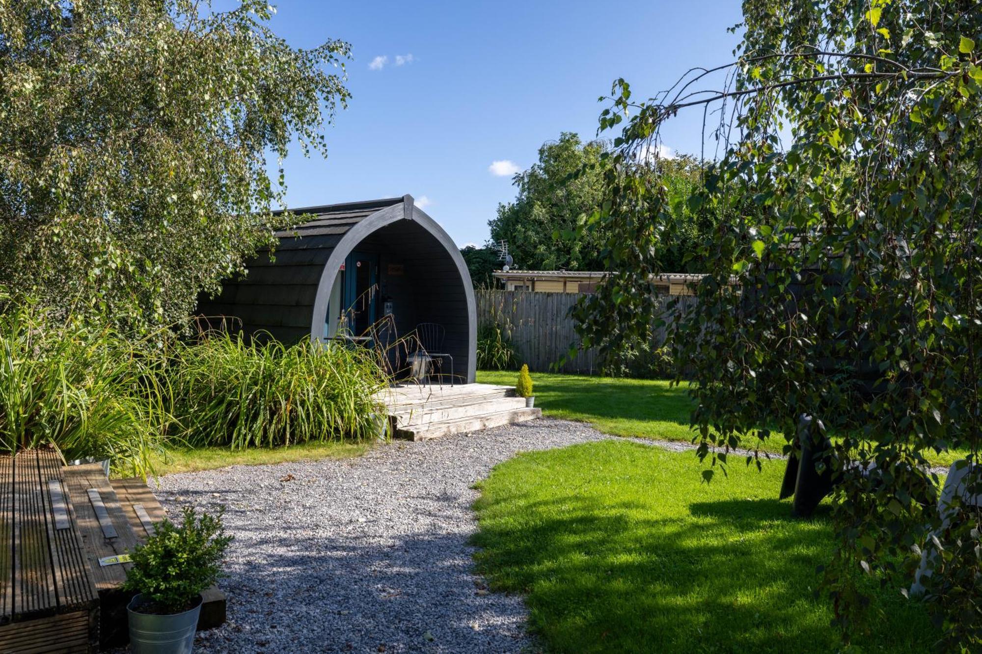Wigginton  The Little Hide - Adult Only Camping Pods מראה חיצוני תמונה