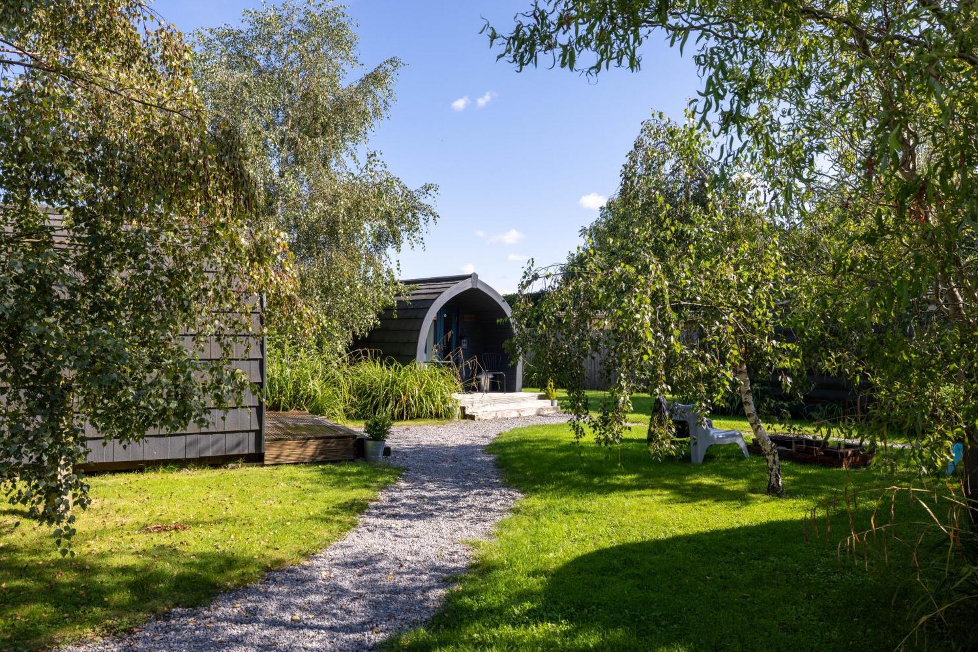 Wigginton  The Little Hide - Adult Only Camping Pods מראה חיצוני תמונה