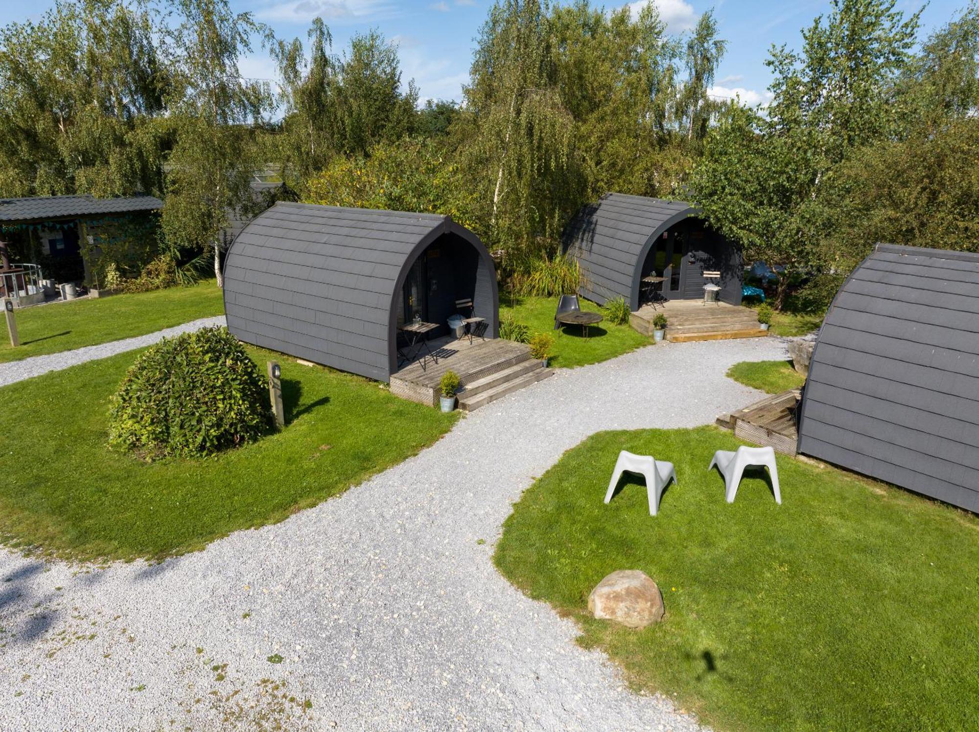 Wigginton  The Little Hide - Adult Only Camping Pods מראה חיצוני תמונה